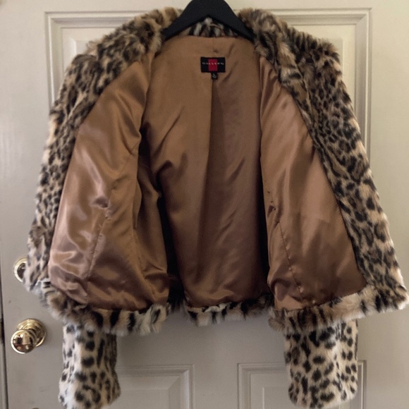 Gallery Women's Faux Fur Animal Print Jacket/Hook Closure/L/NEW/NEVER WORN! - Picture 3 of 4